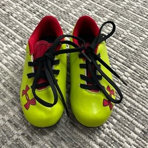 Toddler soccer shoe